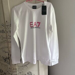 NWT Guaranteed Authentic Beautiful Emporio Armani EA7 White Sweatshirt with Logo